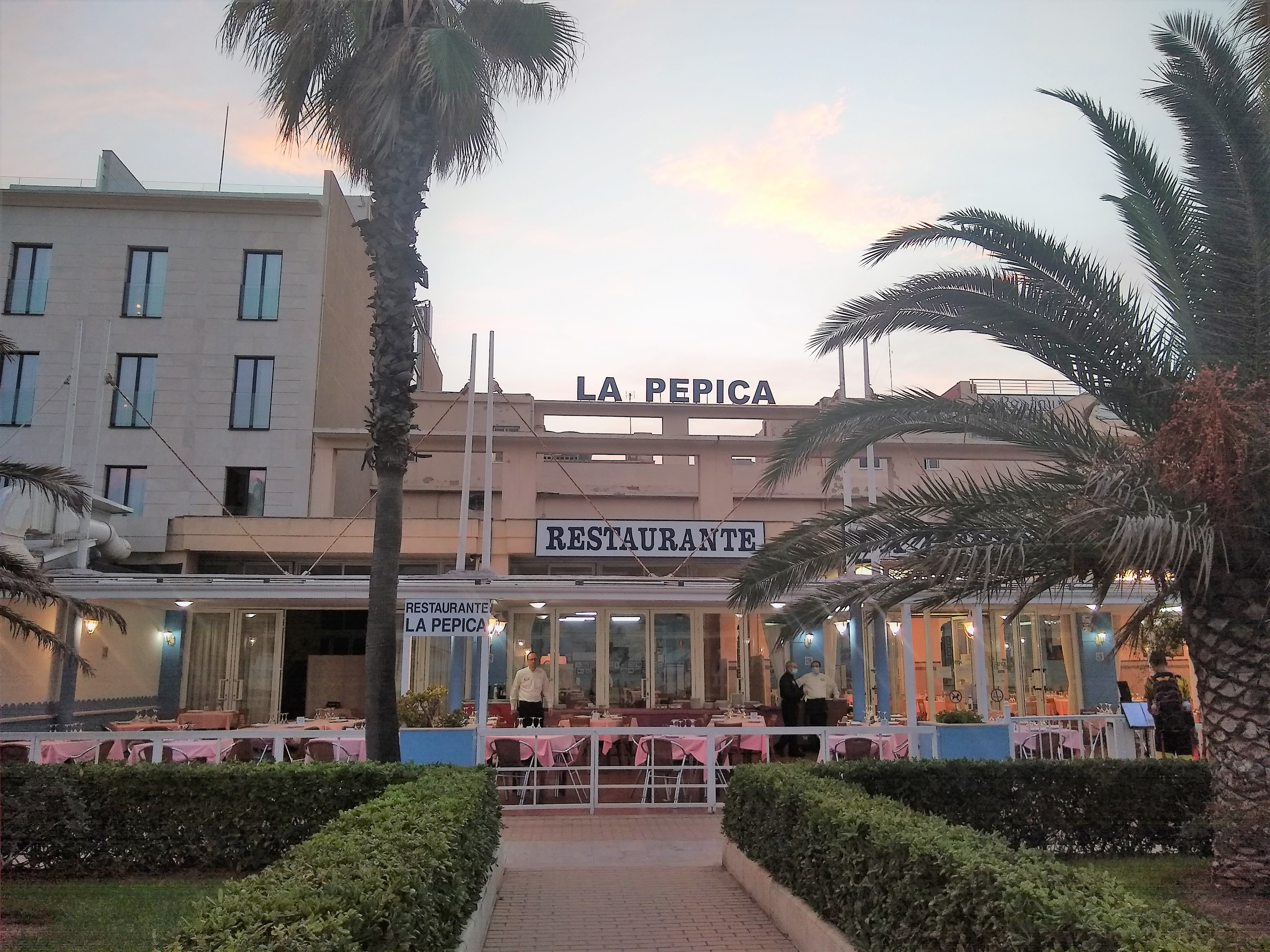 La Pepica - paella - Valencia - TravelsWithSuz.com