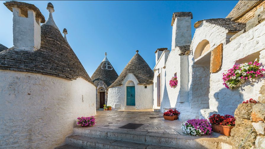 Italy: Off the Beaten Track in Abruzzo + Puglia: Trulli in Alberobello